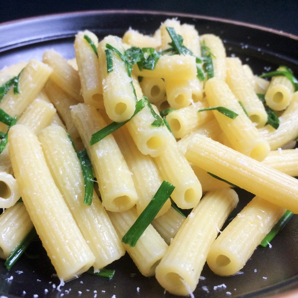 maccheroncini con erba cipollina (2)